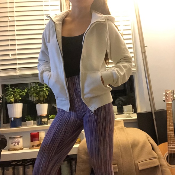 2/$25 Urban Behavior White Zip Up Hoodie - Picture 7 of 8